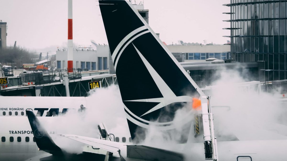 UE, în alertă: Războiul din Orient amenință aviația cu criză de combustibil