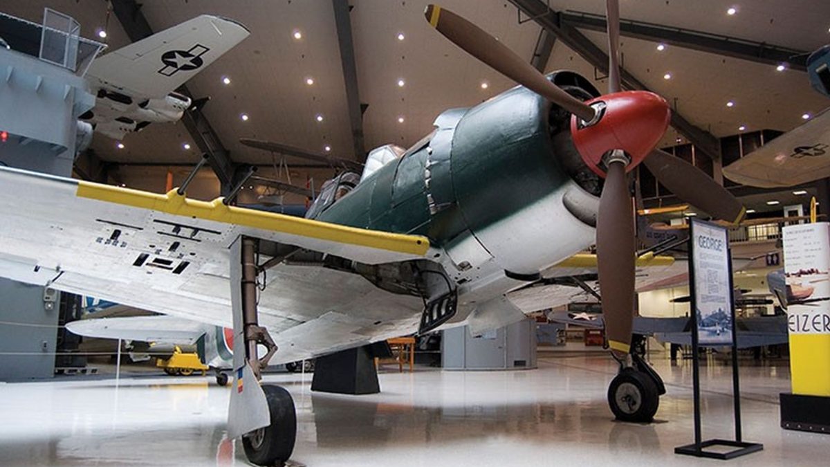 Avion JAPONEZ din Al Doilea Război Mondial, recuperat după 80 de ani de uitare