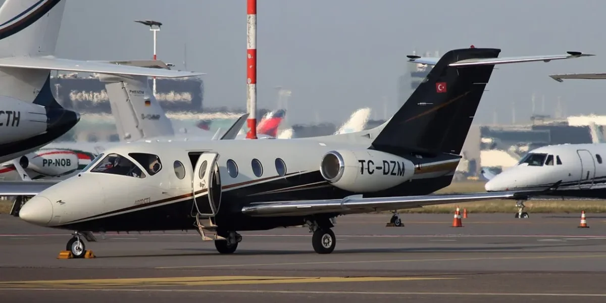 Lumina Sfântă, adusă la București cu avion special: Detalii și echipaj