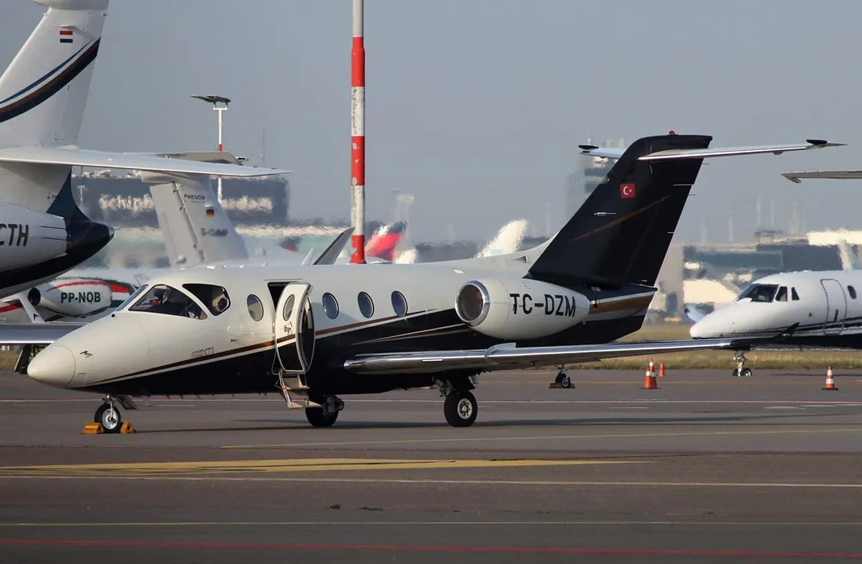 Lumina Sfântă, adusă la București cu avion special: Detalii și echipaj