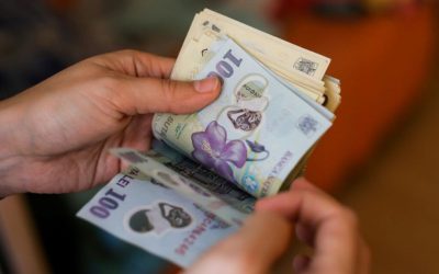 Așadar, salariul net pe care îl primește lunar un angajat din România este întotdeauna mai mic decât salariul brut, după ce sunt reținute taxele pentru asigurările sociale (CAS), contribuția pentru asigurările de sănătate (CASS) și impozitul pe venit