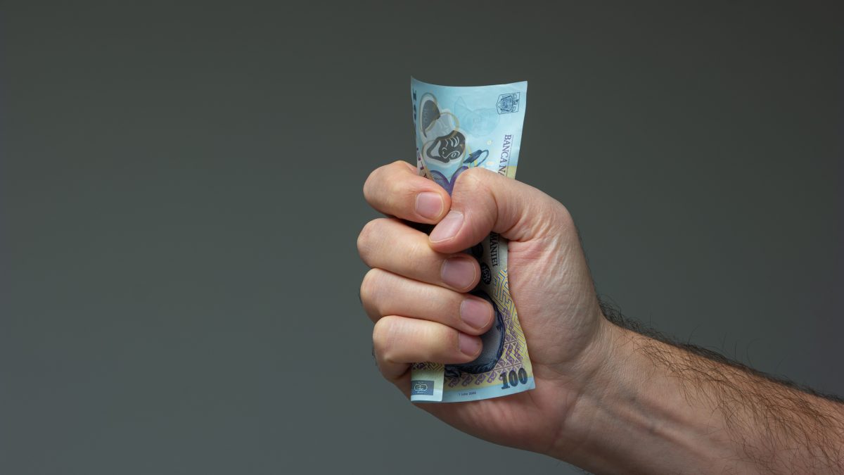 Lista rușinii: Cine sunt românii și firmele cu datorii la primării