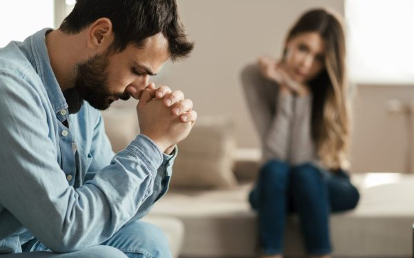 Aproape jumătate dintre români renunță la vacanțe: Ce alte cheltuieli pică