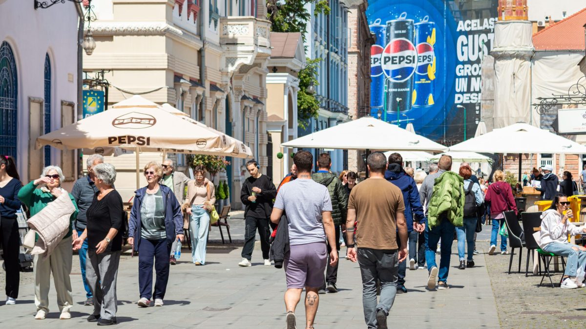 Muncă: Bărbații domină piața din România, femei dezavantajate