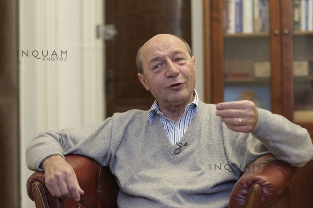 Traian Băsescu a criticat tensiunile din coaliția de guvernare, afirmând că nu înțelege resorturile care determină deciziile premierului SorIN Grindeanu, care pare să urmărească constant apariția unei crize politice