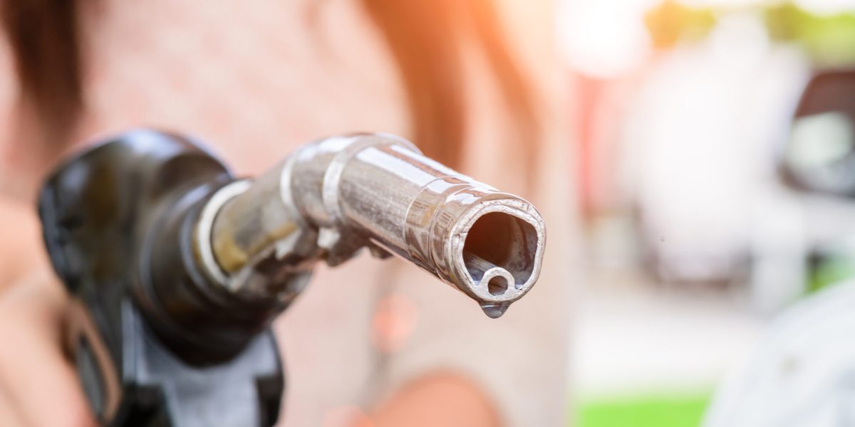 Prețurile la carburanți, pe un trend ascendent: Ministrul Energiei explică motivele Prețurile la petrol și, implicit, la carburanți continuă să crească, pe fondul dezechilibrului dintre cerere și ofertă