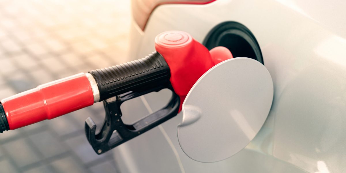 Reducerea accizei la motorină ne va costa milioane, avertizează Gabriel Biriş