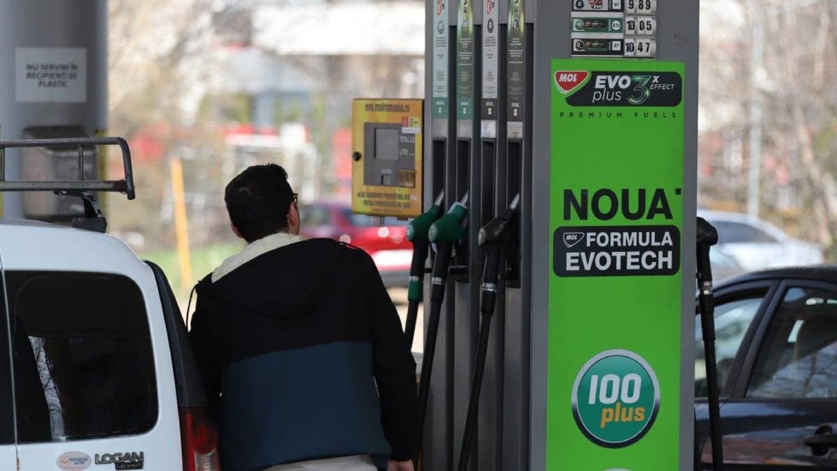 Motorina sub 9 lei, benzina se ieftinește: Cât costă un litru de carburant pe 18 aprilie 2026?