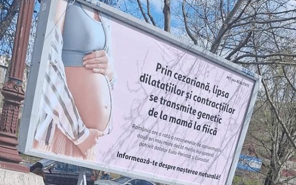 Panouri anti-cezariană în București, critici dure la adresa lor