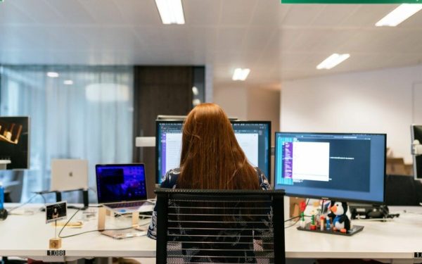 Schimbare majoră: Angajații români, la 4 zile de muncă pe săptămână