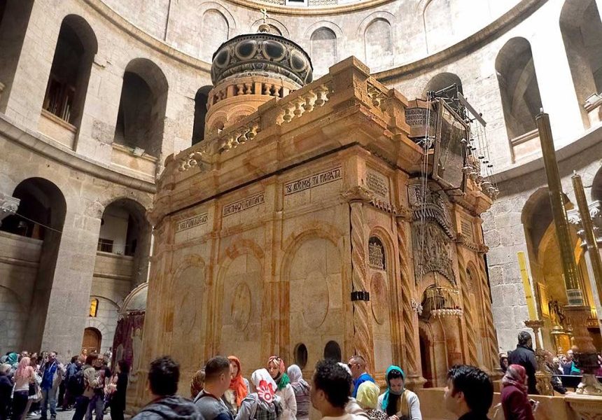 Poliția israeliană a anunțat redeschiderea locurilor sfinte din Ierusalim, începând de joi, 9 aprilie, după ce acestea au fost închise ca măsură de securitate ca urmare a atacului asupra Iranului