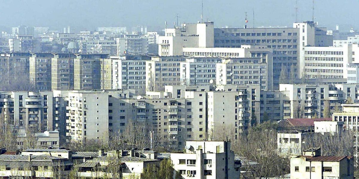 Prețurile locuințelor au explodat în Uniunea Europeană în ultimul deceniu, dar în România, inflația a erodat creșterile nominale, ducând la o scădere reală a prețurilor