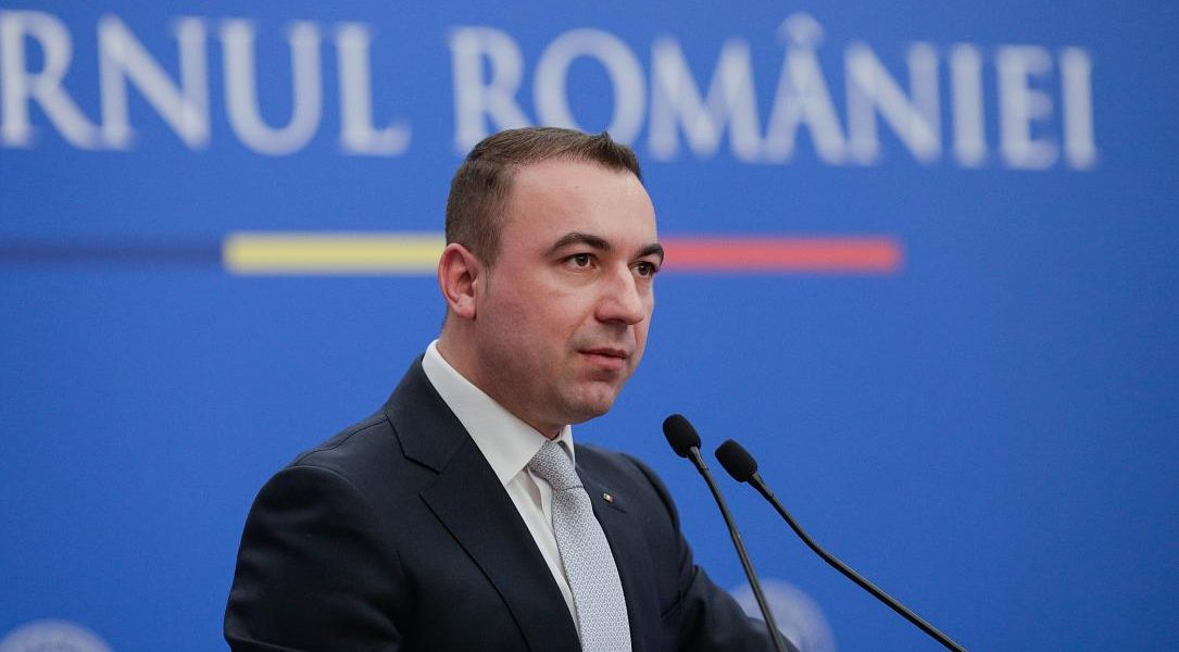 Prețul motorinei, sub presiune: România, dependentă de importuri și afectată de tensiunile globale Presiunile pe piața de combustibili, la nivel european și național, sunt amplificate de cererea crescută de motorină, potrivit ministrului Energiei, Bogdan Ivan