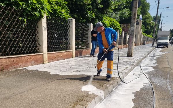 Curățenie la bordură: Șoseaua Ștefan cel Mare, Sector 2, în vizorul autorităților