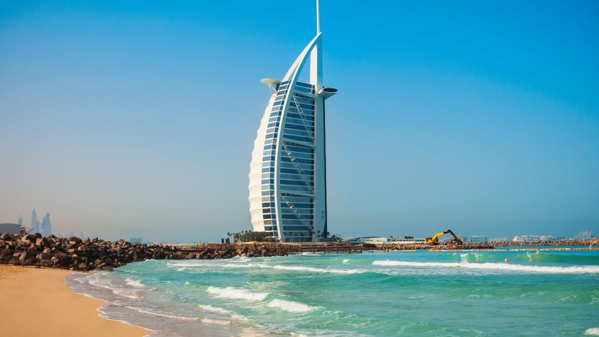 Burj Al Arab, închis un an și jumătate: De ce își pierde DUBAI „perla”