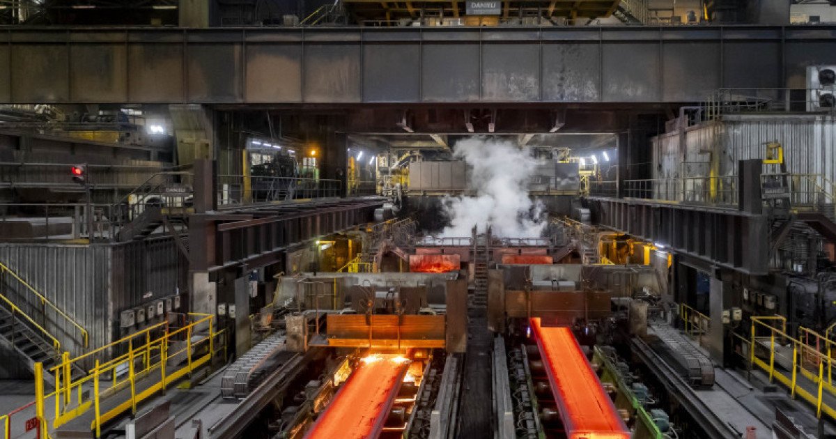 Consiliul Concurenței a dat undă verde: UMB Steel preia activele ArcelorMittal Hunedoara Consiliul Concurenței a autorizat tranzacția prin care UMB Steel SRL, parte a grupului UMB, controlat de familia Umbrărescu, intenționează să preia activele ArcelorMittal Hunedoara SA