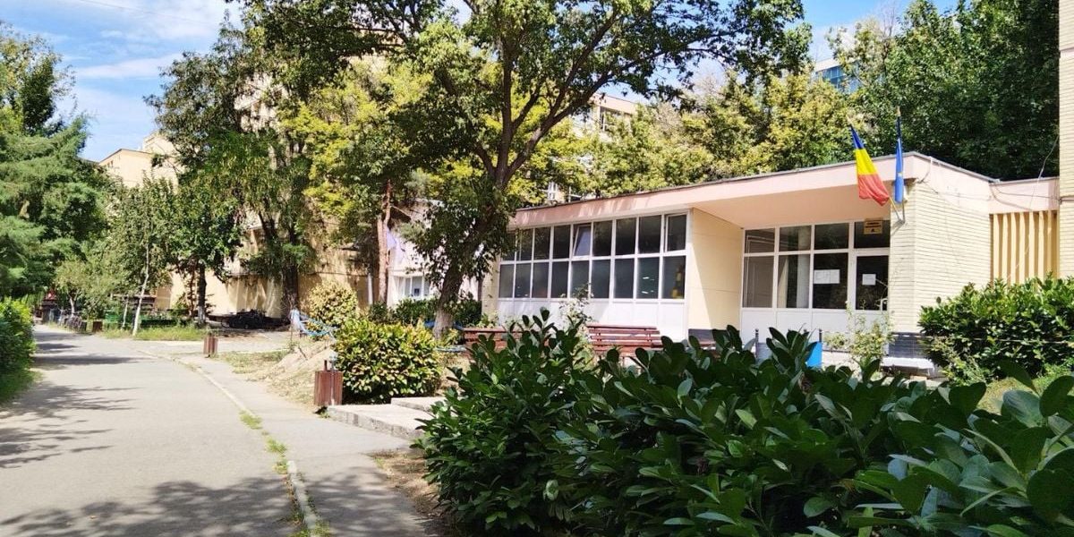 De la „cutia de chibrituri”, la Paște: Studenții și papucii de musafir