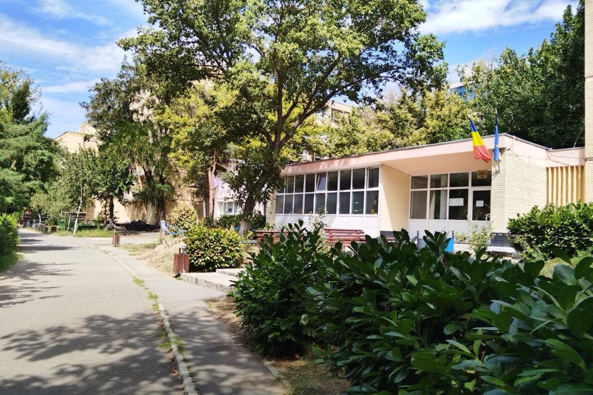 De la „cutia de chibrituri”, la Paște: Studenții și papucii de musafir