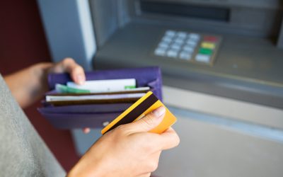 Când o bancă intră în faliment, efectele se reflectă inițial asupra clienților și ulterior se extind asupra întregului sistem financiar