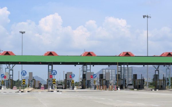 Bărbați din INDIA au fraudat autostrada: 700.000 de euro, într-un an și jumătate