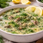 Grecia dă tonul de Paști: Ce bunătăți mănâncă Grecii în noaptea de Înviere