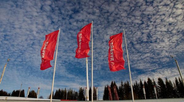 Lukoil părăsește România: Ce se întâmplă cu benzinăriile din afara Rusiei?