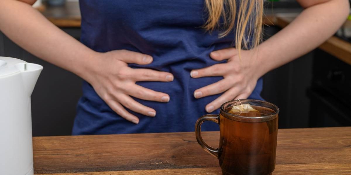 Ceaiuri salvatoare după masa de Paște: Ajutor natural pentru indigestie, diaree și constipație