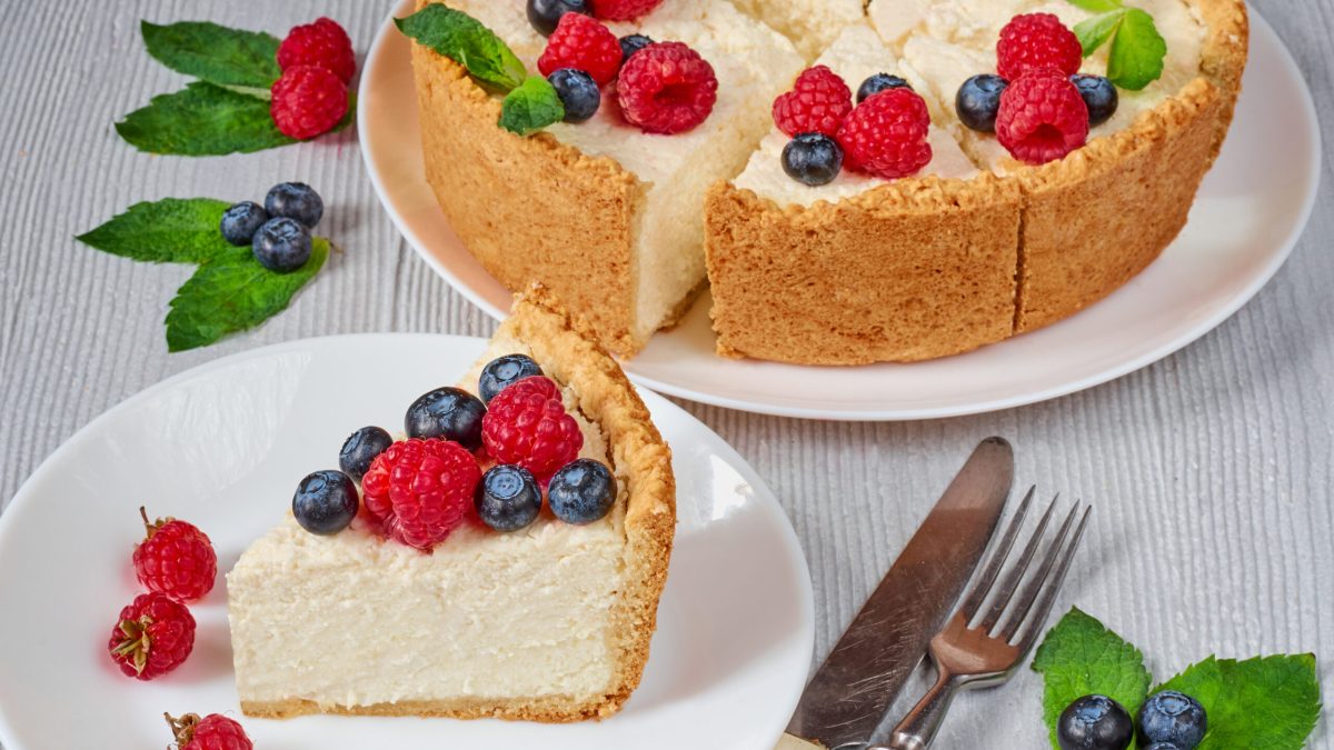 Tartă delicioasă cu cremă de brânză: Aluat rapid, gust irezistibil