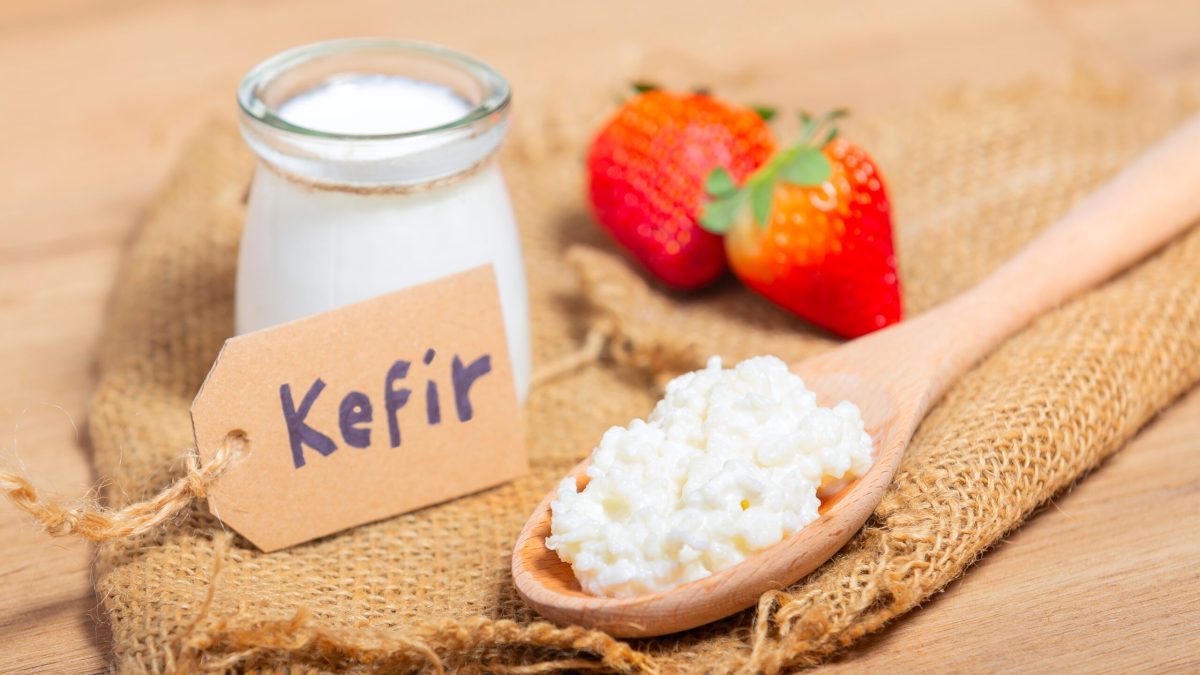 Chefir vs. iaurt: Duelul probioticelor. Care-ți întărește imunitatea?