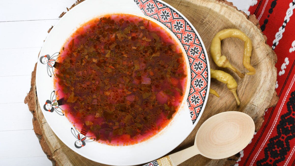 Dezvăluiri: Secretele ciorbei de lobodă, rețeta bunicii pentru un gust perfect