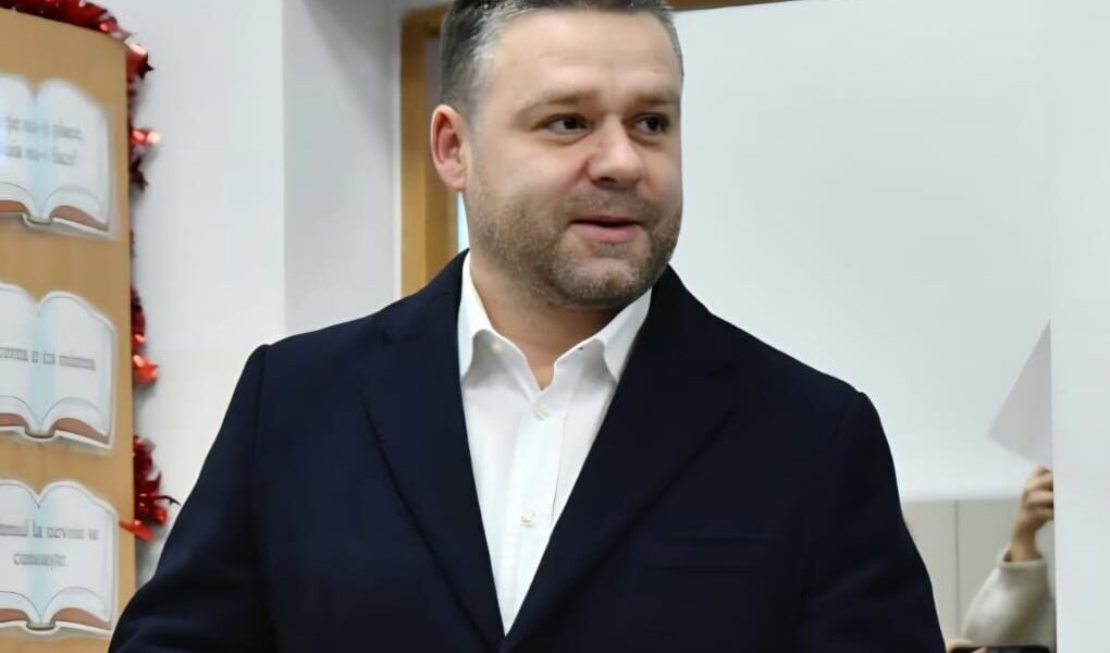 Primăria Capitalei traversează o nouă etapă de tensiune și controverse, odată cu anunțul primarului general Ciprian Ciucu despre intenția de a comasa zece instituții din subordinea sa în doar două mari direcții administrative