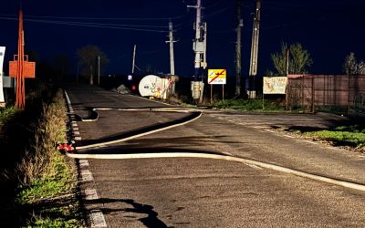 zeci de persoane evacuate după ce o cisternă cu GPL s-a răsturnat pe DN1