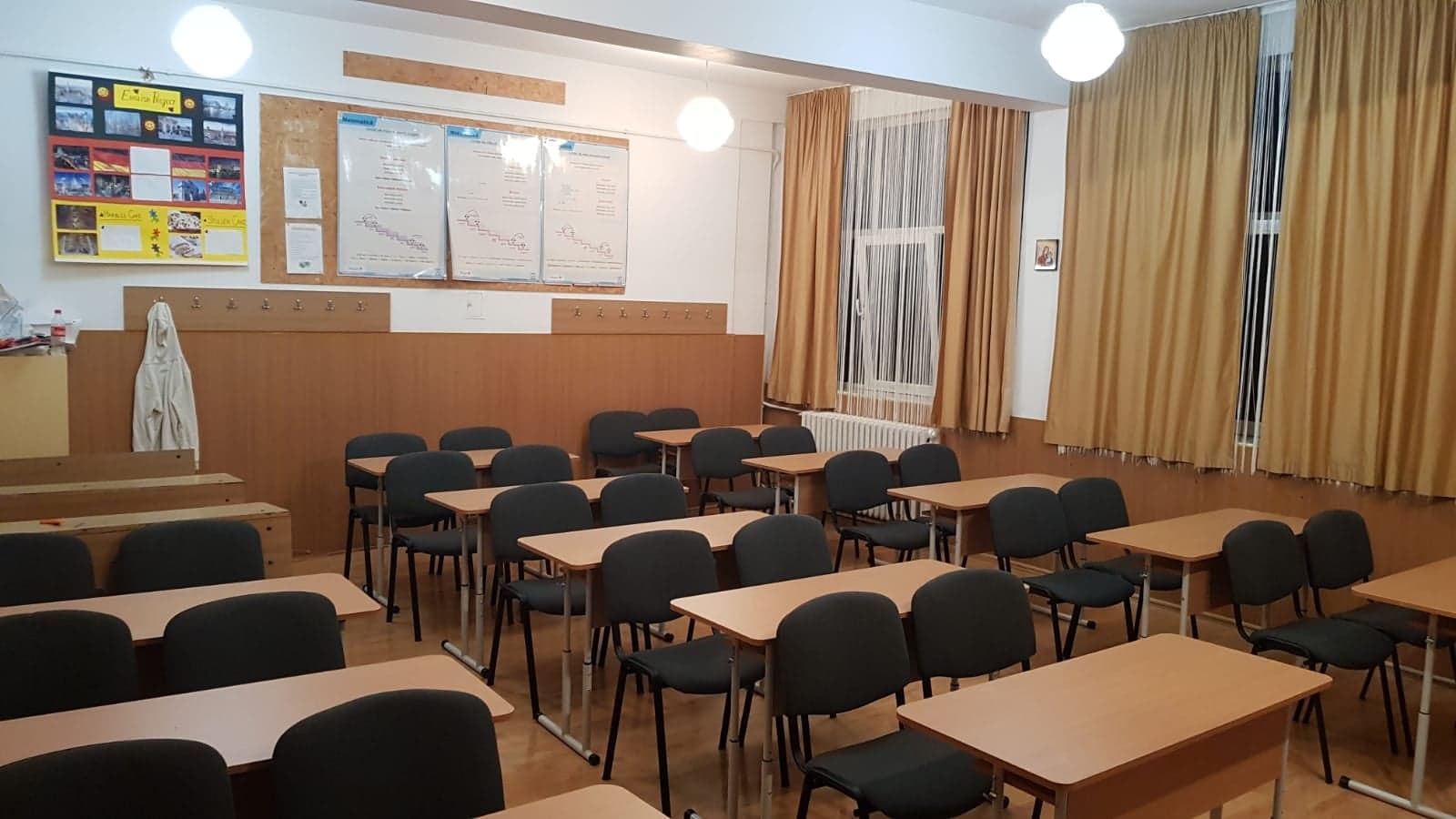 Programele școlare pentru clasa a IX-a sunt aproape finalizate, iar manualele sunt în proces de achiziție, conform informațiilor furnizate de directorul Centrului Național pentru Curriculum și Evaluare