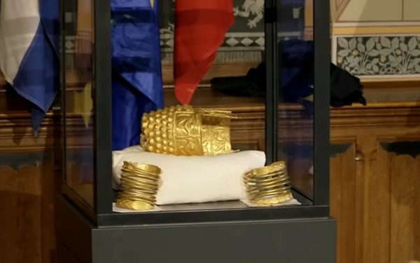 România recuperează Coiful de la Cotofenești: Un tezaur revine acasă