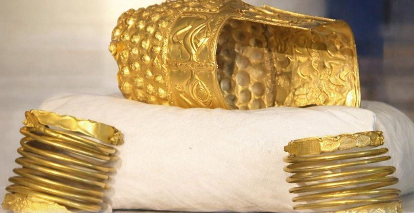 Răsturnare de situație: Suspectul din cazul coifului dacic tace mâlc