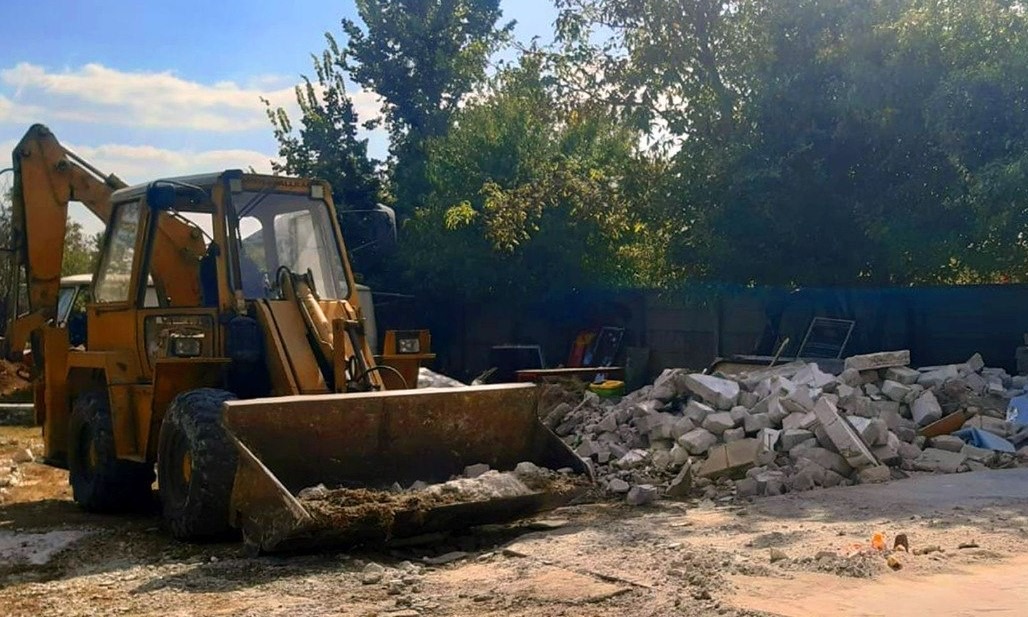 Fire de demolare: Nicușor Dan a semnat pentru 55 de construcții ilegale din București