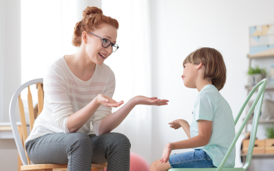 O lege care oferă gratuit consiliere psihologică părinților și tutorilor copiilor diagnosticați cu autism sau sindrom Down a fost adoptată de Camera Deputaților, care este for decizional în acest caz