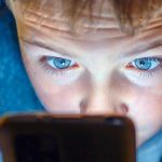 Noua prăpastie: AI-ul copiilor vs. părinții care NU știu ce fac!