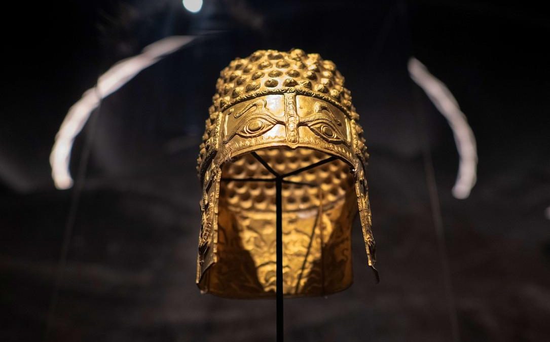 Procurorii olandezi cer ani grei de pușcărie pentru hoții căștii de AUR din România