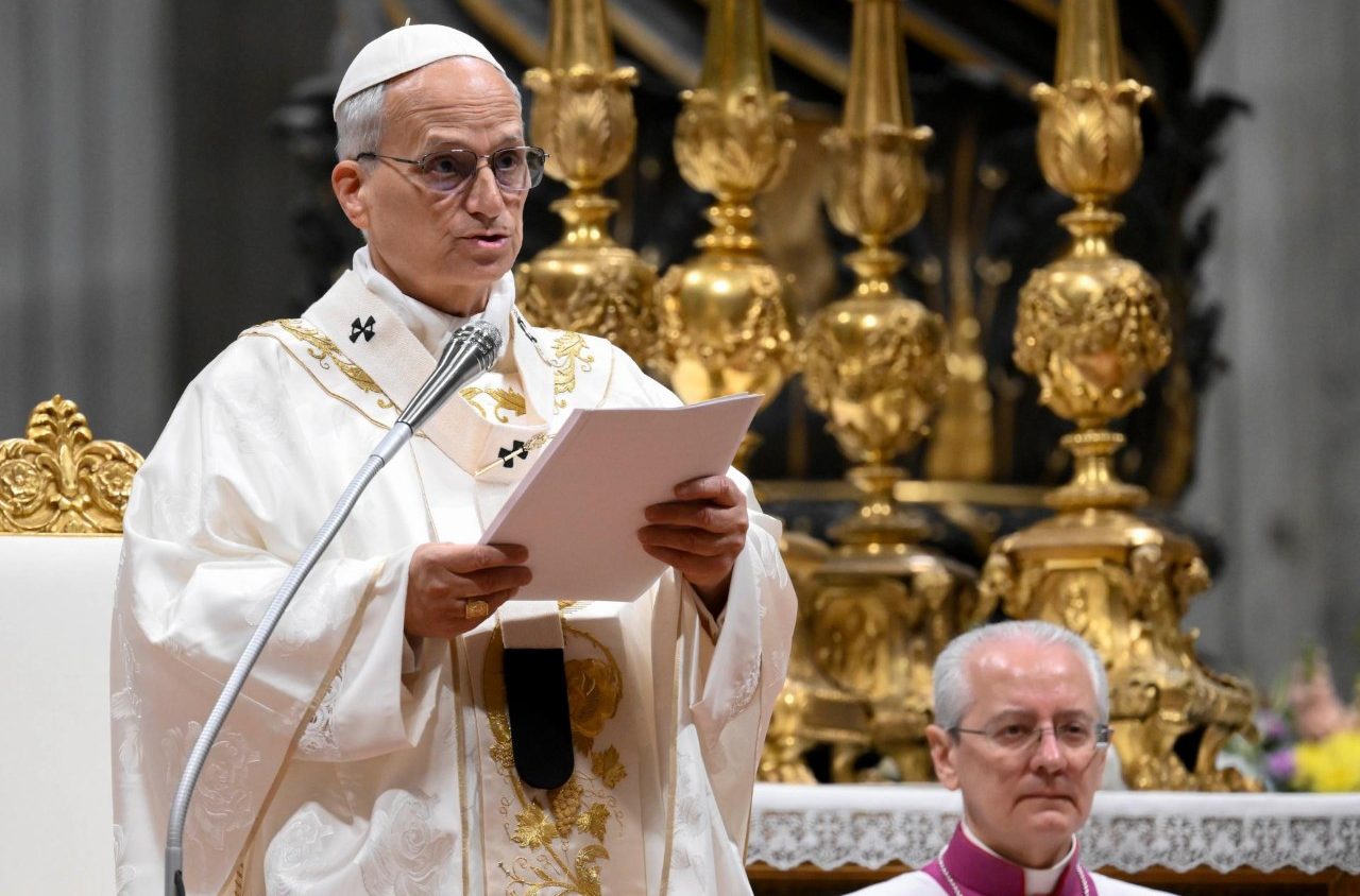 Papa: Paștele alungă ura și răstoarnă pe ceiPuternici