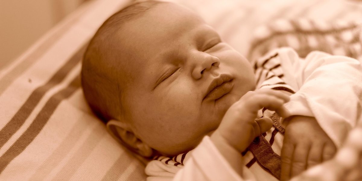 Misterul natalității: De ce se nasc tot mai puțini copii în București?