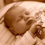 Misterul natalității: De ce se nasc tot mai puțini copii în București?