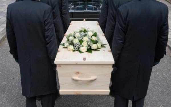 Pilot mort și șase răniți într-un accident aviatic