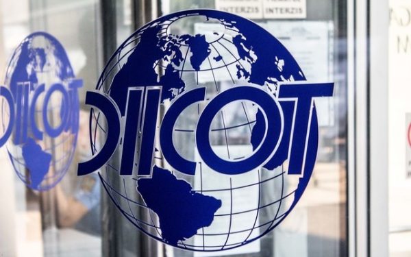 Percheziții-șoc: Droguri pentru elevi, cu reduceri! Liderul, "șef" de rețea