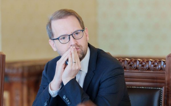 Fritz, după pericolul din Timișoara: Amenzi pentru proprietari. Plăci de beton, prăbușite pe trotuar