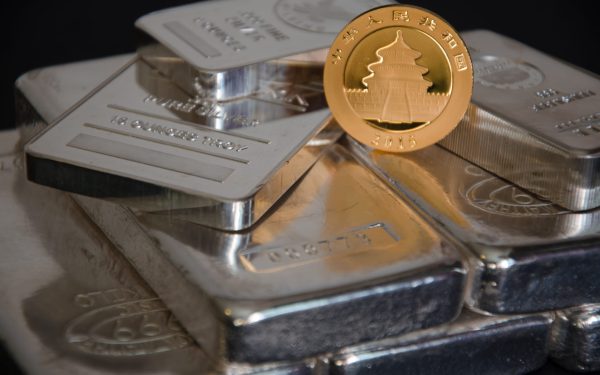 China, setea de argint: Importuri record, prețuri în creștere