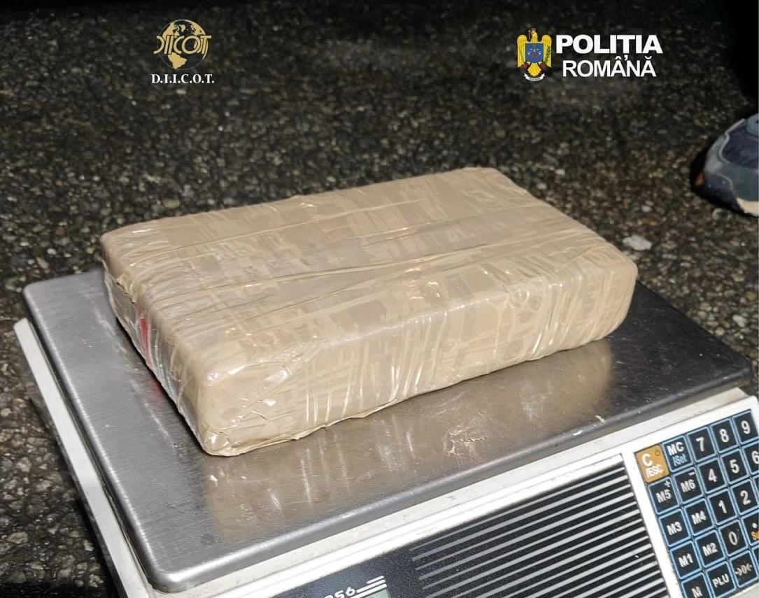 Turc reținut în România cu 30 kg de cocaină: Drogurile, pe piață