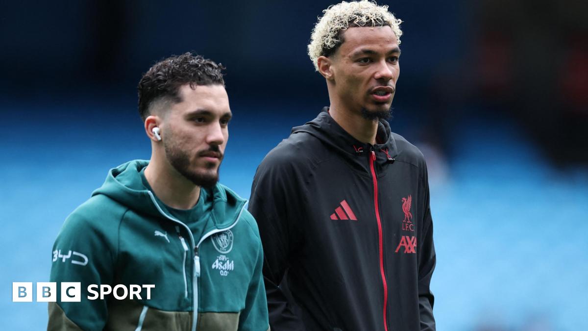 Manchester City și Liverpool s-au întâlnit astăzi într-un meci care a debutat la ora 12:45 BST, iar schimbările în componențele celor două echipe au atras atenția fanilor și experților deopotrivă