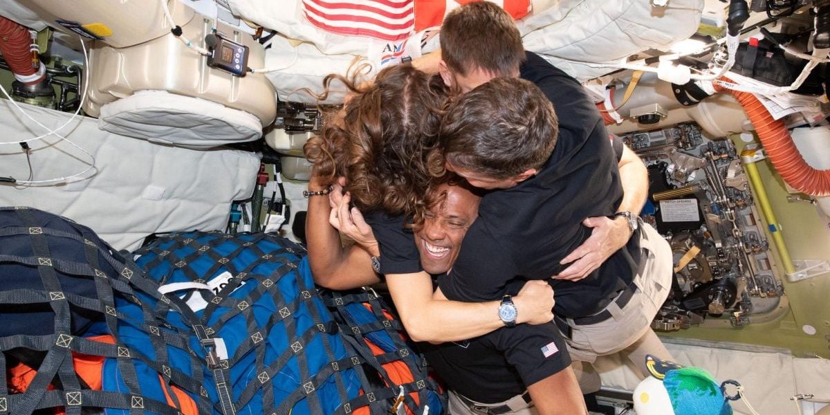 Lună: Mesajul INCREDIBIL al astronauților. „Pământul, o barcă de salvare!”