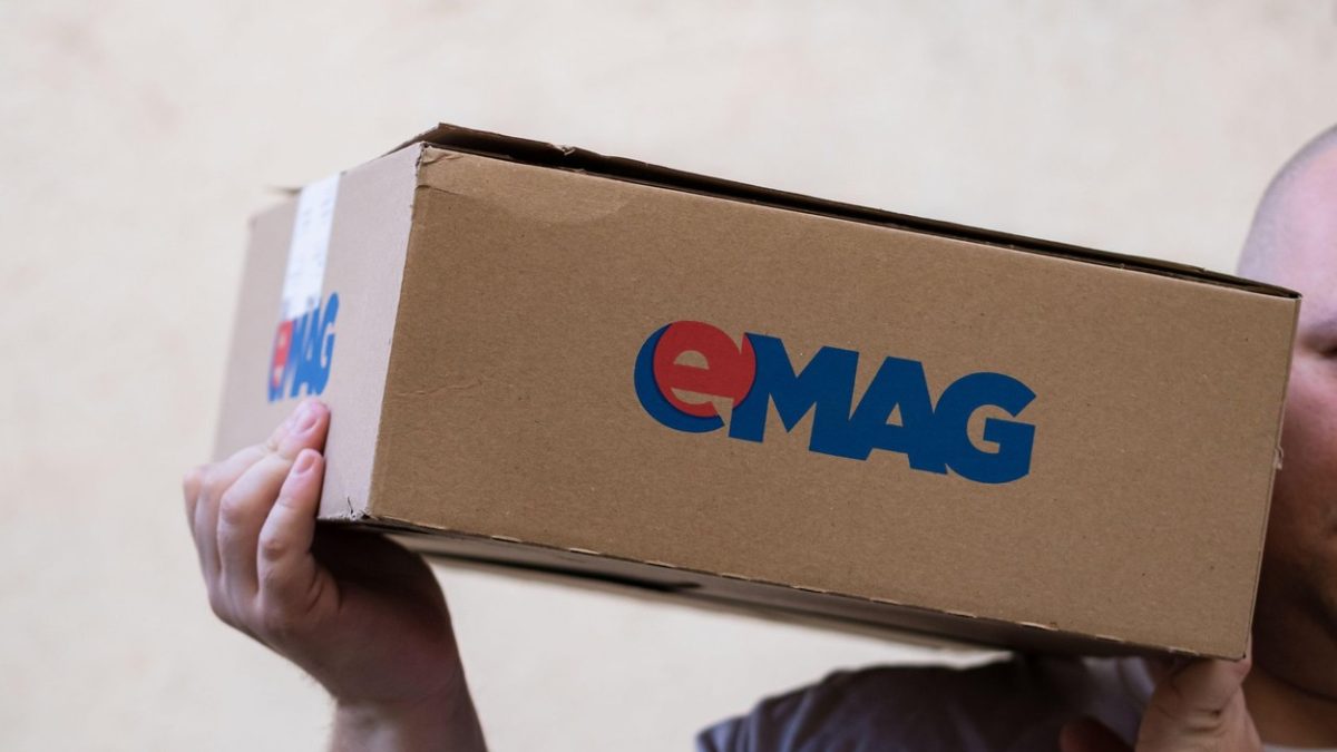 Gigantul online introduce taxă pentru comenzi: Ce se întâmplă cu buzunarele clienților?